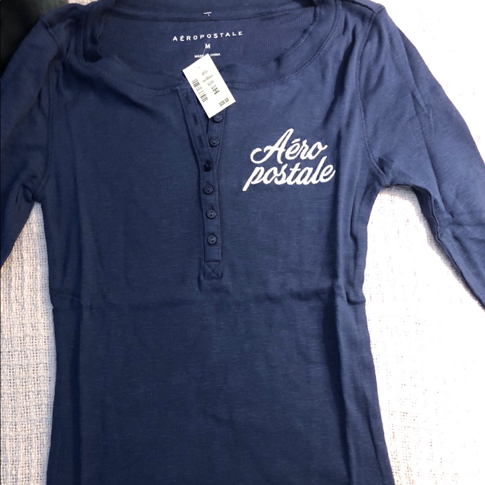 Woman’s Aeropostale long sleeve